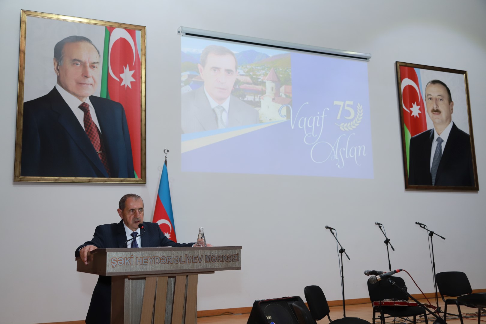 Şəkidə Azərbaycan Yazıçılar Birliyinin Şəki bölməsinin sədri, şair-publisist Vaqif Aslanın 75 illik yubileyi qeyd olunub.