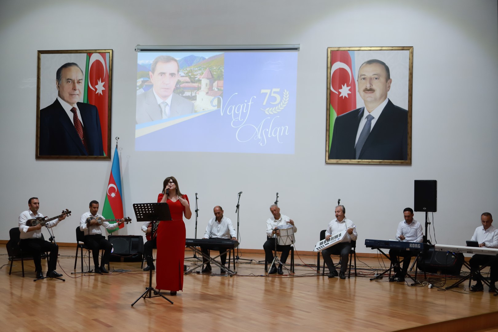 Şəkidə Azərbaycan Yazıçılar Birliyinin Şəki bölməsinin sədri, şair-publisist Vaqif Aslanın 75 illik yubileyi qeyd olunub.